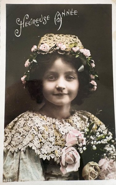 画像1: Postcard　アンティークポストカード　薔薇のお花と女の子　写真　レース (1)