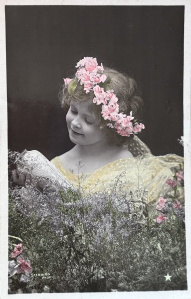 画像1: Postcard　アンティークポストカード　お花と女の子　写真　フランス (1)