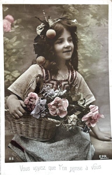 画像1: Postcard　アンティークポストカード　お花のバスケットと女の子　写真　フランス (1)