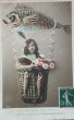 画像1: Postcard　アンティークポストカード　魚の気球に乗る女の子　Poisson d'avril　写真　フランス1909年　 (1)