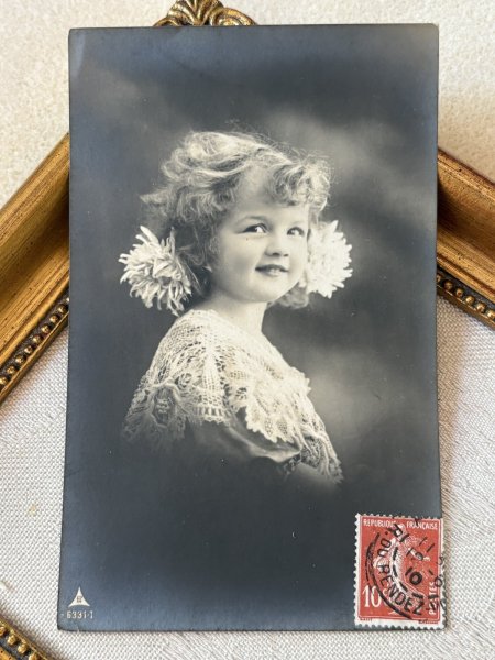 画像2: Postcard　アンティークポストカード　女の子　レース　写真　フランス1905年 (2)
