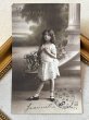 画像2: Postcard　アンティークポストカード　お花かごと女の子　パニエ　フランス1912年 (2)