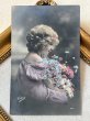 画像2: Postcard　アンティークポストカード　お花と女の子　写真　フランス1910年代 (2)