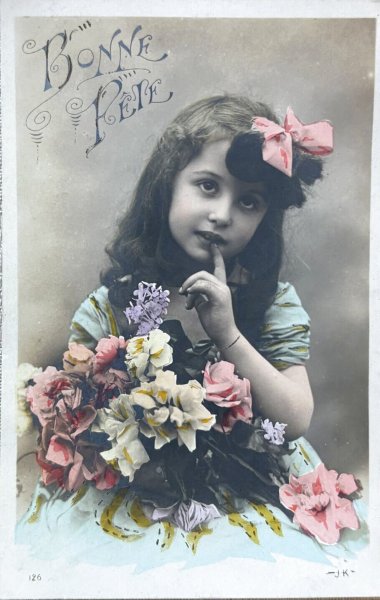 画像1: Postcard　アンティークポストカード　お花と女の子　写真　フランス1906年 (1)