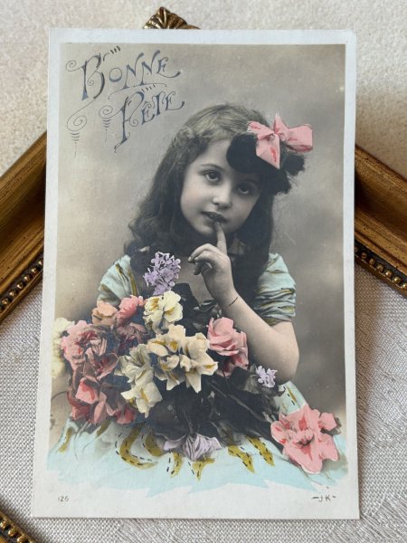 画像2: Postcard　アンティークポストカード　お花と女の子　写真　フランス1906年 (2)