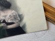 画像2: Postcard    アンティークポストカード　子猫と女の子　レース　フランス1905年 (2)