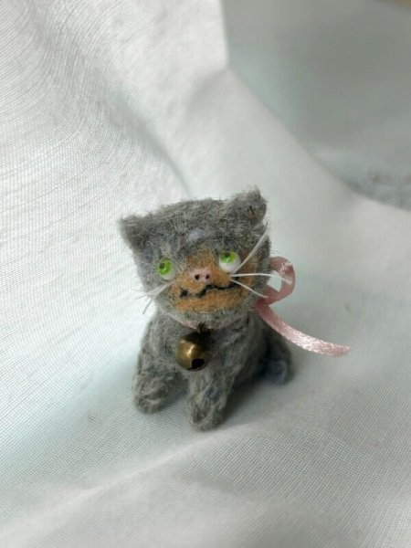 画像1: Vintage style Handmade miniature toy アンティーク風ミニチュアトイ　子猫のフィフィ グレー　FIFI (1)