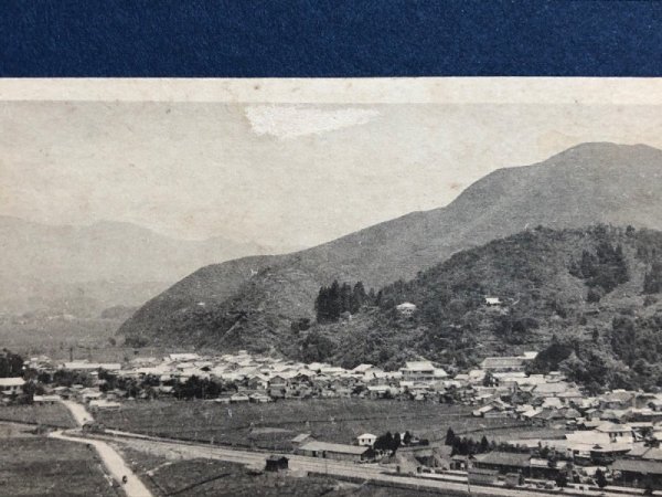 上部に表面の紙の剥がれあり