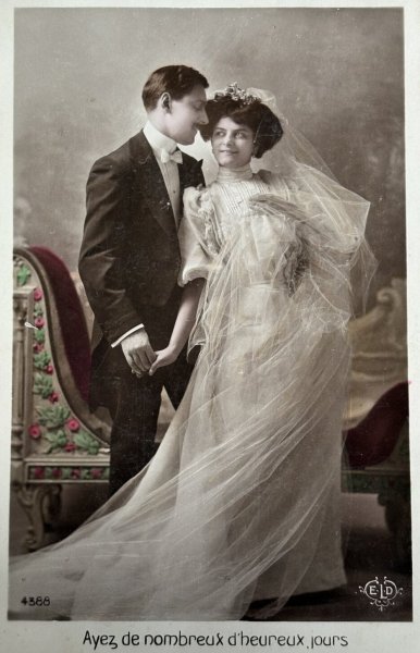 画像1: Postcard　アンティークポストカード　結婚式　花嫁と花婿　ウェディングドレス　フランス　写真　 (1)