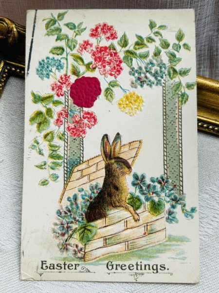画像2: Postcard　アンティークポストカード　イースター 　バスケットの中のうさぎさん　シルク布貼り　スミレ (2)