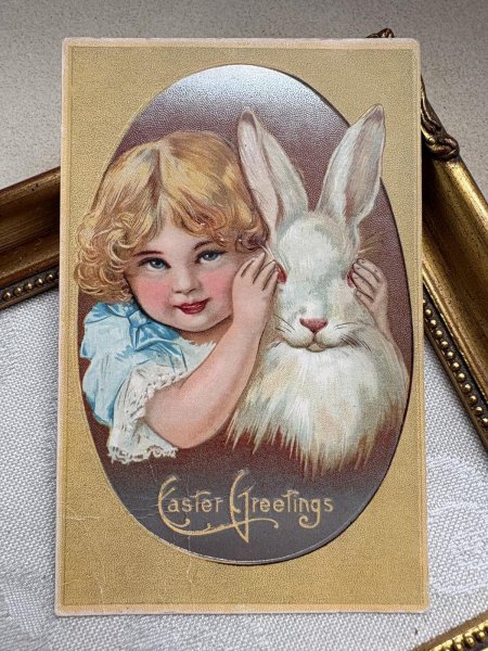 下部左側に数か所折れあり。