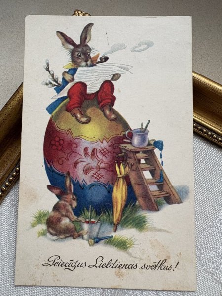 画像2: Postcard 　アンティークポストカード   イースター　大きな卵の上で新聞を読むウサギさん　ペイント　兎　うさぎ　ドイツ1937年 (2)