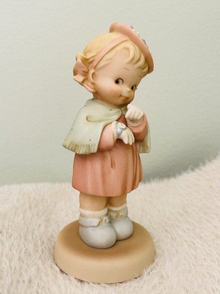 画像6: Vintage Figurine アメリカ エネスコ社 ビンテージ人形 陶器 TIME TO CELEBRATE お祝いの時間 腕時計と女の子 1990年代限定品  マーベル・ルーシー・アトウェル(Mabel Lucie Attwell) (6)