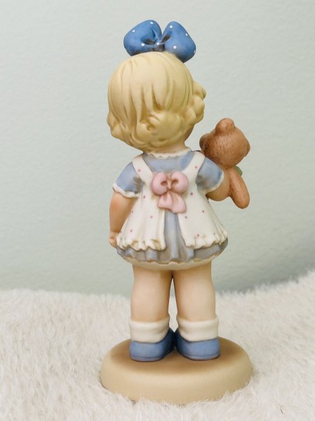 画像6: Vintage Figurine アメリカ エネスコ社 ビンテージ人形 陶器 HOLDING ON TO CHILDHOOD MEMORIES 女の子とテディベア 1990年代限定品  マーベル・ルーシー・アトウェル(Mabel Lucie Attwell) (6)