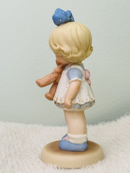 画像5: Vintage Figurine アメリカ エネスコ社 ビンテージ人形 陶器 HOLDING ON TO CHILDHOOD MEMORIES 女の子とテディベア 1990年代限定品  マーベル・ルーシー・アトウェル(Mabel Lucie Attwell) (5)