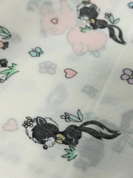 画像4: Vintage fabric  USA. アメリカ　ビンテージ生地　ファブリック　プレシャスモーメント　スカンク　子鹿 (4)