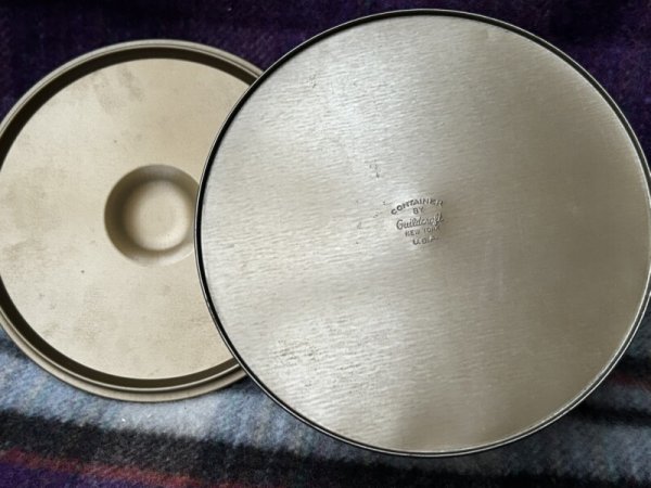 画像10: Vintage Tin 　アメリカ製　お花の缶　エンボス　薔薇など　ギルドクラフト　ニューヨーク　1940年代頃　19.5cm x 8.5cm  (10)