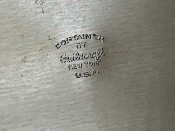 画像11: Vintage Tin 　アメリカ製　お花の缶　エンボス　薔薇など　ギルドクラフト　ニューヨーク　1940年代頃　19.5cm x 8.5cm  (11)