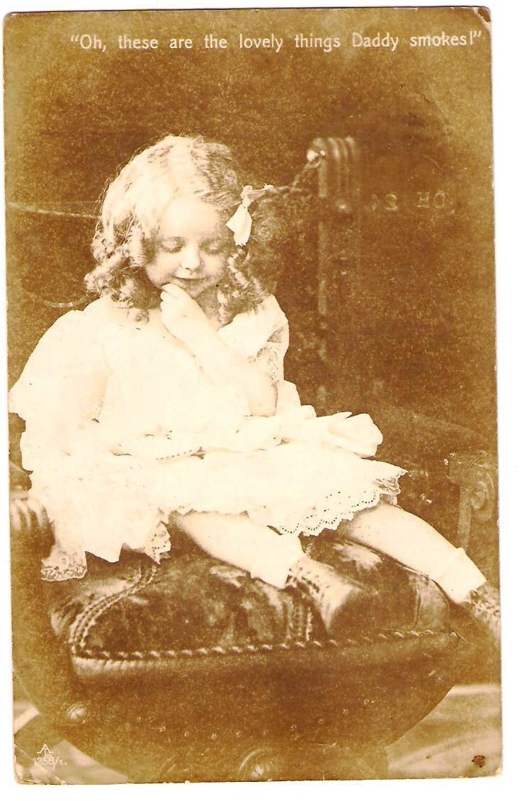 椅子に座る女の子 Snowdrop Postcards アンティークカード専門店
