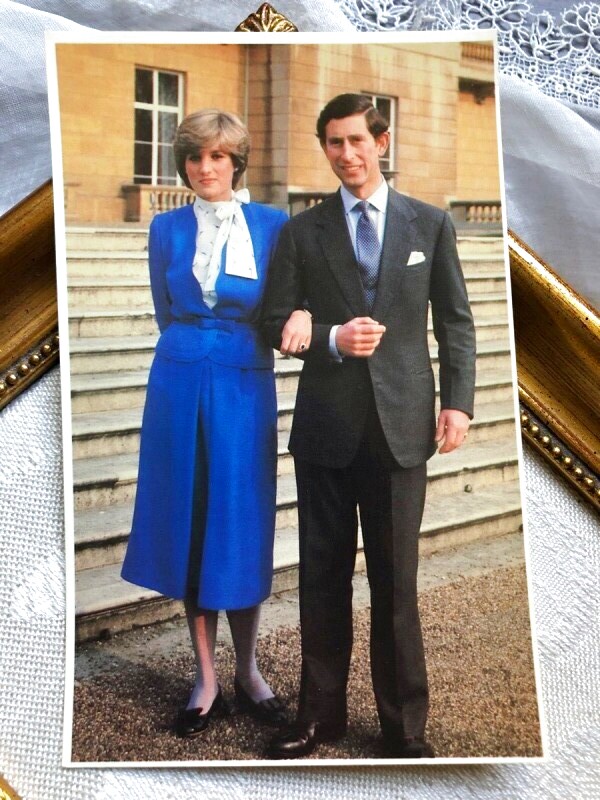 Postcard　イギリス王室　チャールズ皇太子とダイアナスペンサー嬢 　婚約記念